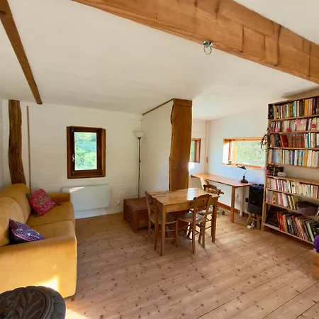 Nyaraló Small House, Charming Cabin, Cozy Place