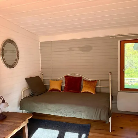 Small House, Charming Cabin, Cozy Place