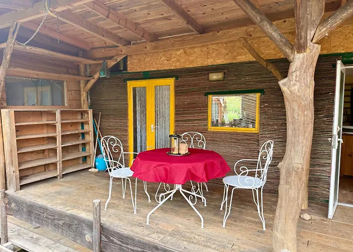 Small House, Charming Cabin, Cozy Place