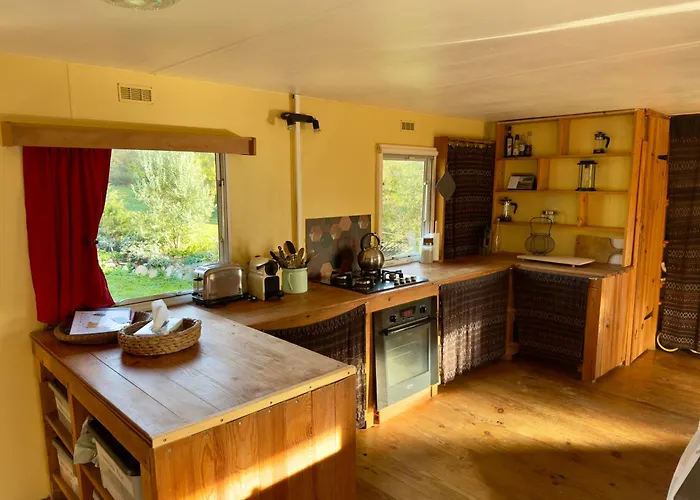 Small House, Charming Cabin, Cozy Place *