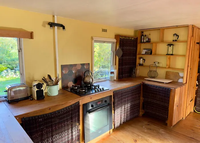 Small House, Charming Cabin, Cozy Place 別荘