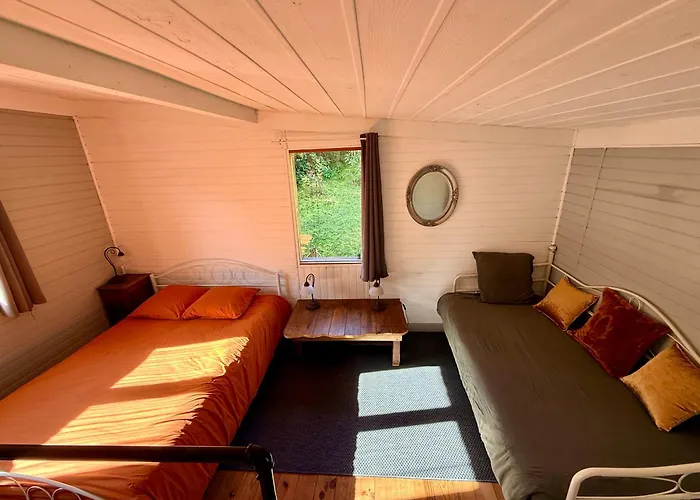 Small House, Charming Cabin, Cozy Place Сasa de vacaciones Montbrun-Bocage