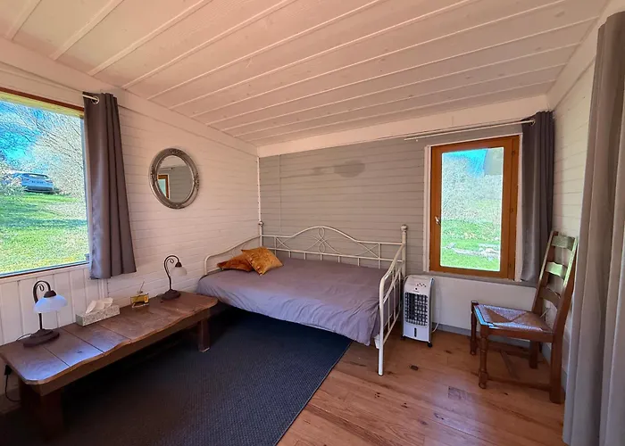 Small House, Charming Cabin, Cozy Place